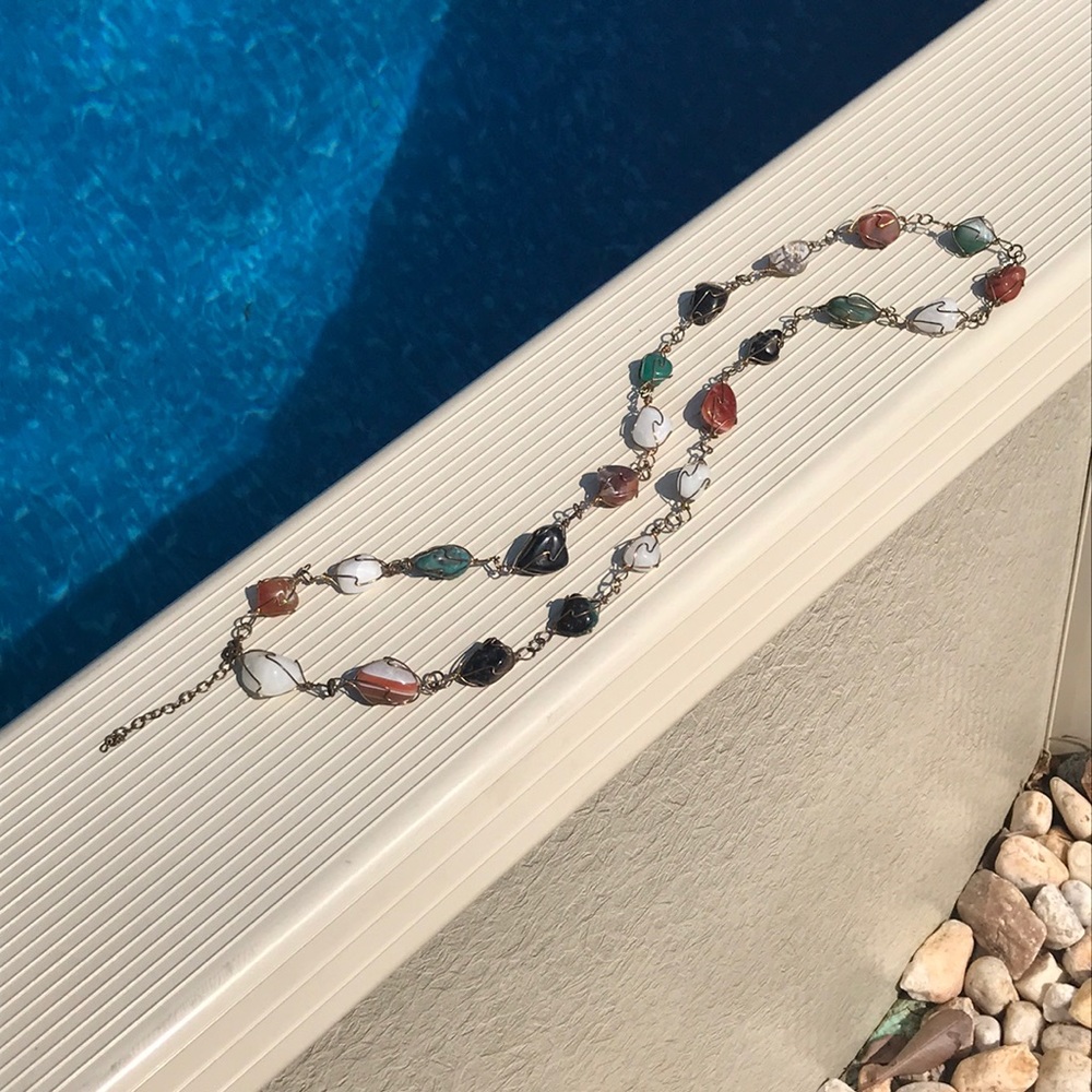 GEMSTONE NECKLACE